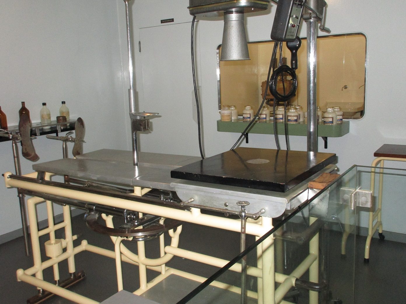 X-Ray room, Navio-hospital Gil Eannes, Viana do Castelo (2).JPG
